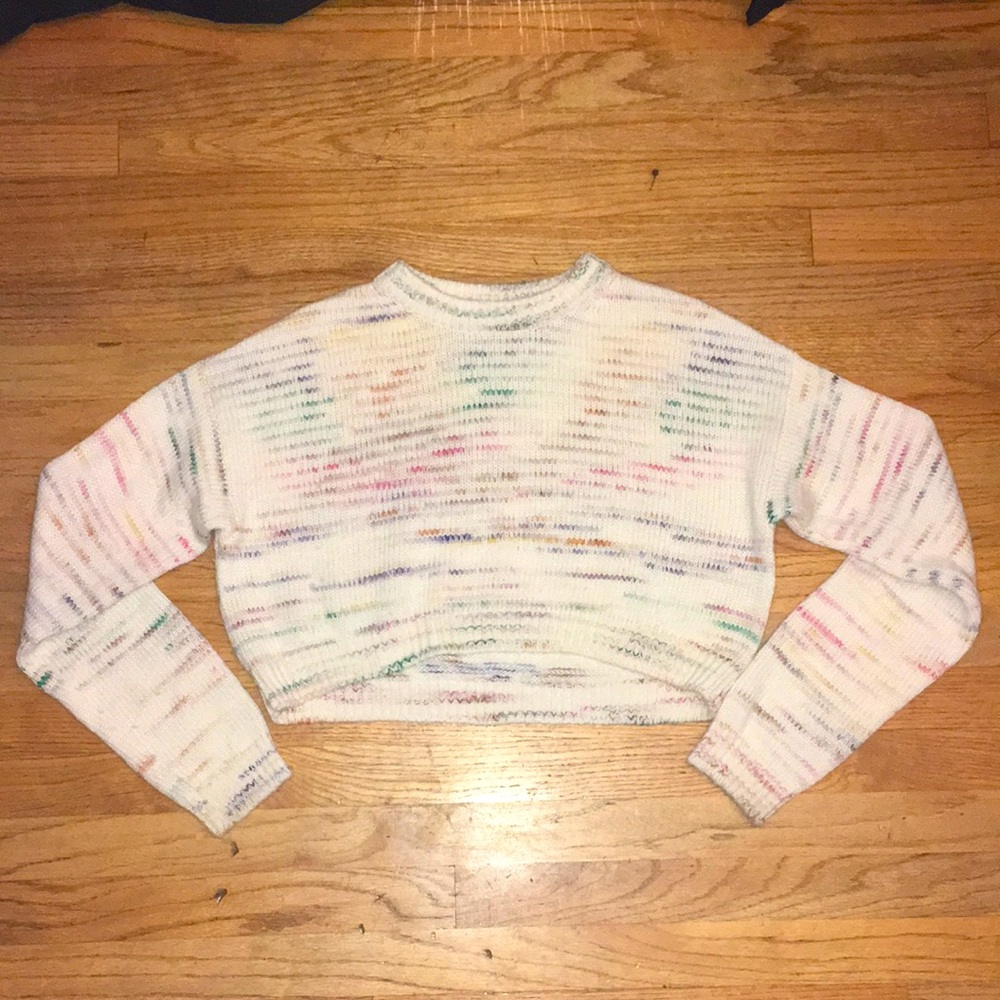 ๐Cropped Sweater - Picture 2 of 7